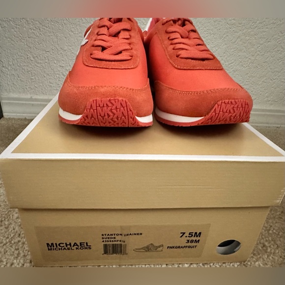 New in Box Michael Kors Stanton Trainer Pink GrapeFruit Size 7.5 - Picture 5 of 6